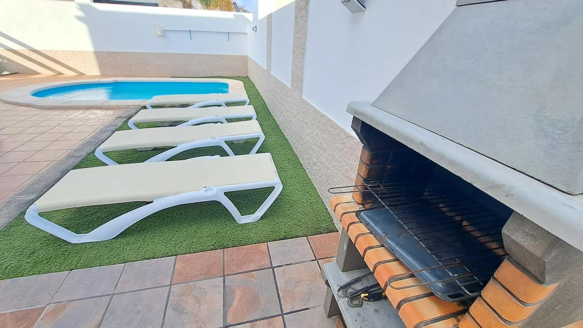 Villa Linda con Piscina Privada Playa Blanca  España